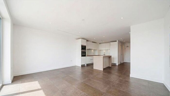 2 Bedroom Flat For Sale In A City Road, London, N1