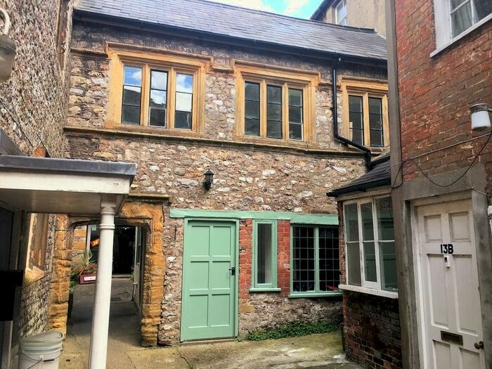 3 Bedroom Cottage To Rent In Waterloo Court, Chard, TA20