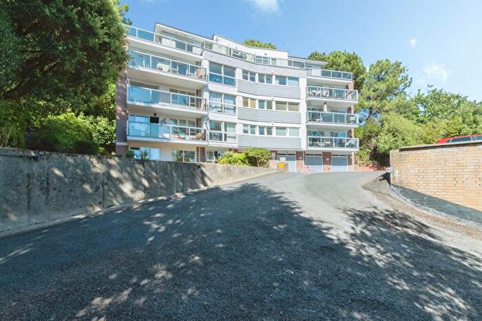 2 Bedroom Flat For Sale In Branksome Wood Road, Bournemouth, BH2