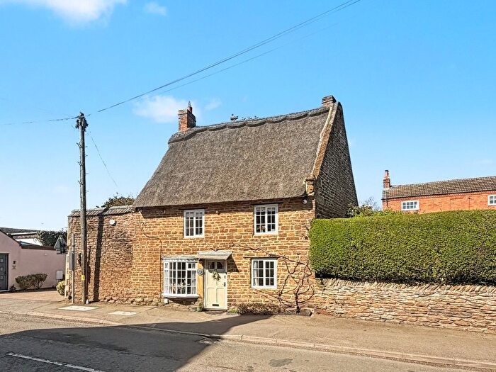 3 Bedroom Detached House For Sale In Thatch Cottage, Main Road, Crick, NN6