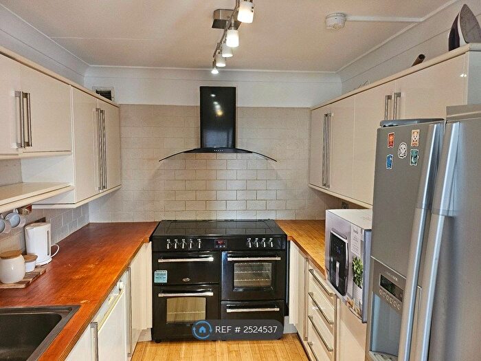 2 Bedroom Flat To Rent In Spiers Wharf, Glasgow, G4