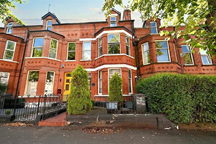8 Bedroom Mid Terraced House For Sale In The George, Eglantine Avenue, Belfast, BT9