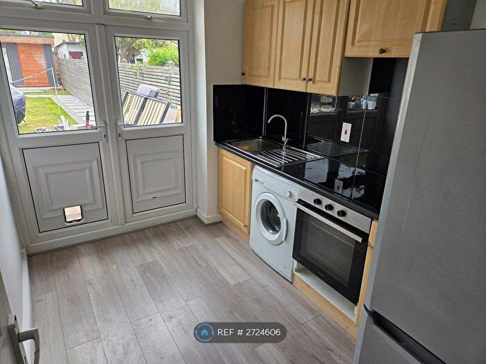 1 Bedroom Flat To Rent In Manor Road, Mitcham, CR4