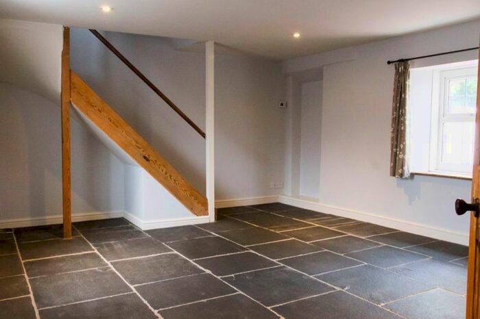 2 Bedroom Terraced House To Rent In Old Road, Headington, Oxford, OX3