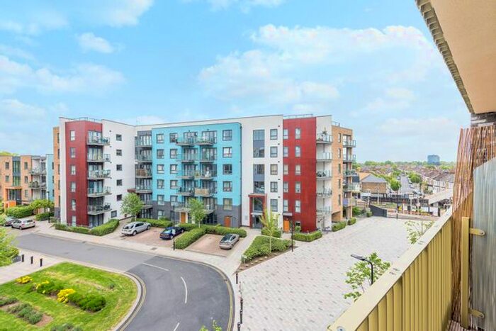 1 Bedroom Flat To Rent In Palmerston Road, Acton, London, W3