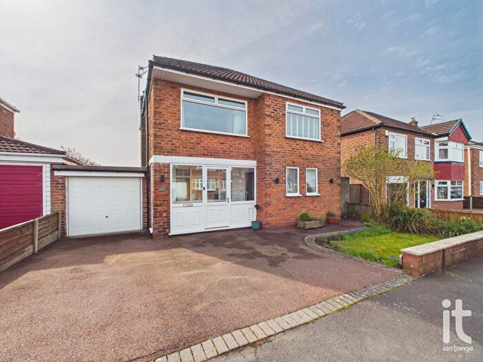 3 Bedroom Link Detached House For Sale In Longnor Road, Hazel Grove, Stockport, SK7