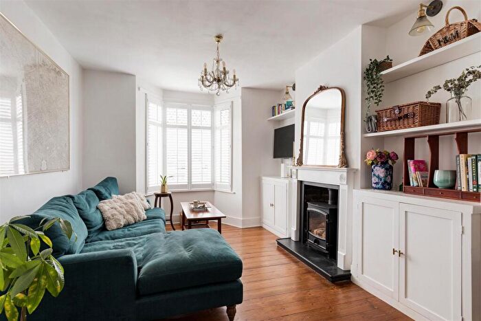 3 Bedroom Terraced House For Sale In Gaywood Road, Walthamstow, E17