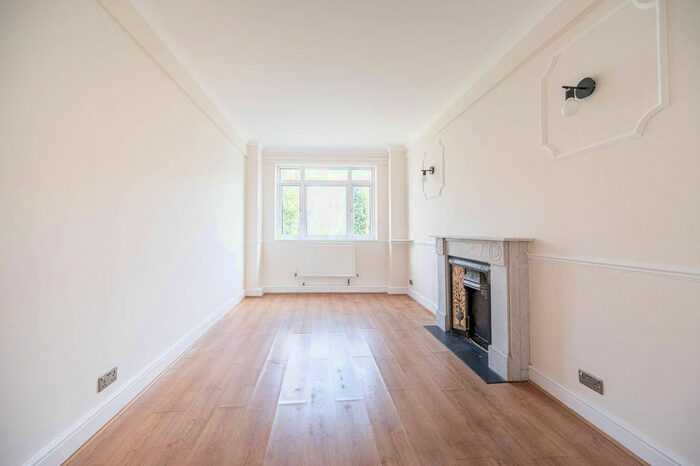 1 Bedroom Flat To Rent In Camden Road, Camden Town, London, NW1