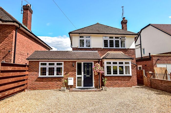 4 Bedroom Detached House For Sale In Woodside Road, Watford, WD25