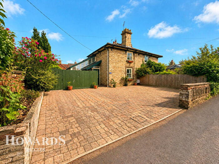 3 Bedroom Semi-Detached House For Sale In Flixton Road, Bungay, NR35