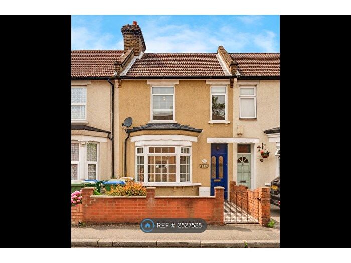 3 Bedroom Terraced House To Rent In West Street, Bexleyheath, DA7
