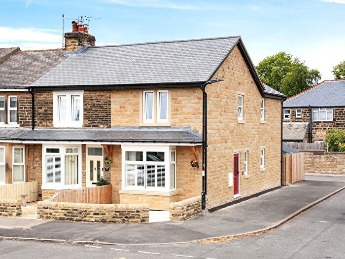 3 Bedroom End Terrace House For Sale In Albany Road, Harrogate, HG1