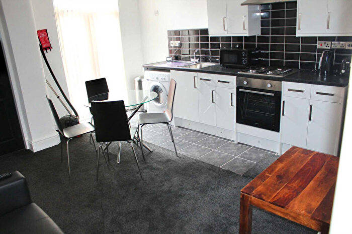 3 Bedroom House To Rent In Deyne Street, Salford, M6
