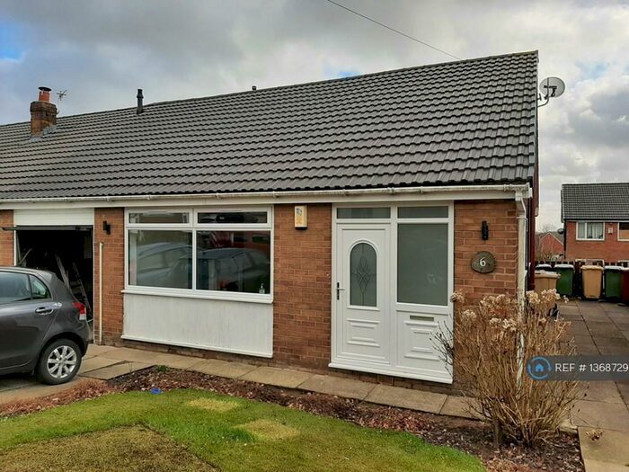 3 Bedroom Bungalow To Rent In Brantfell Grove, Bolton, BL2