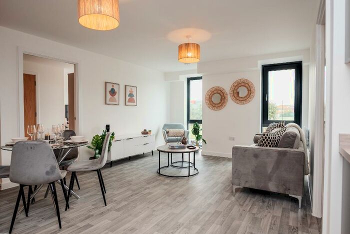 2 Bedroom Apartment To Rent In Stockport Road, Ardwick, Ardwick, M13