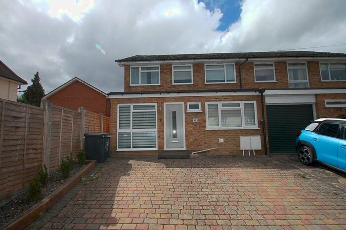 4 Bedroom End Of Terrace House To Rent In Lovel Road, Chalfont St Peter, Buckinghamshire, SL9