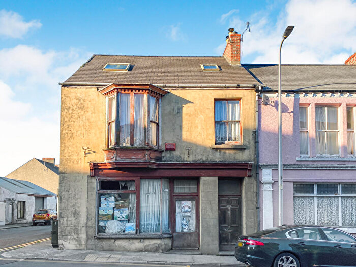 5 Bedroom End Of Terrace House For Sale In Bush Street, Pembroke Dock, SA72