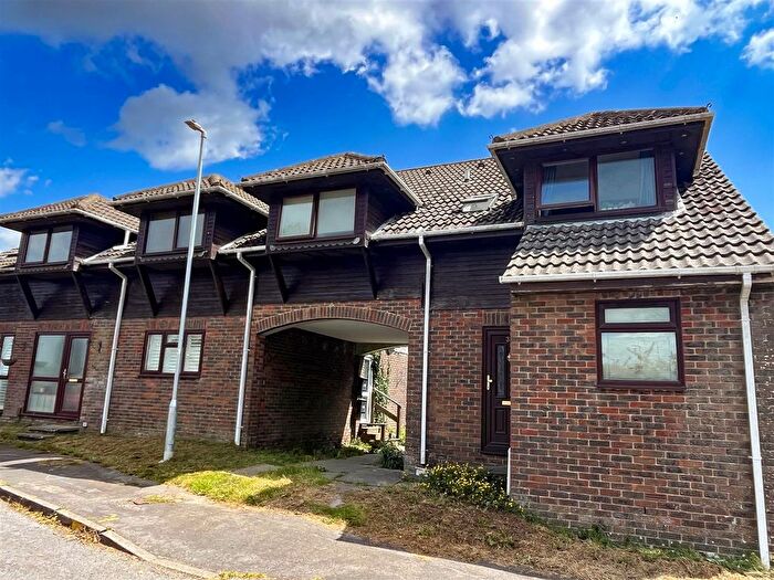 1 Bedroom Flat For Sale In Ridgeway Close, Heathfield, TN21