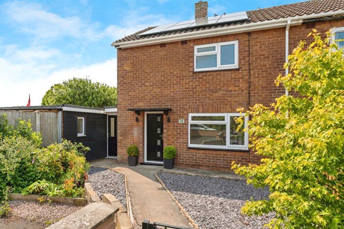 3 Bedroom End Of Terrace House For Sale In Fieldway, Saughall, Chester, CH1