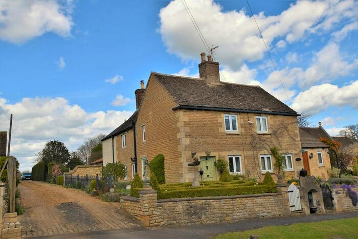 2 Bedroom Cottage For Sale In Russell Hill, Thornhaugh, Peterborough, PE8