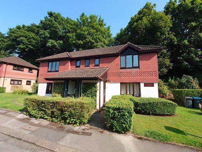 Flat To Rent In Station Approach, Coulsdon, CR5