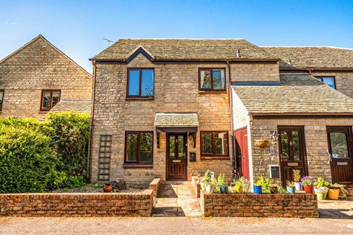 2 Bedroom Retirement Property For Sale In Riverside Gardens, Witney, OX28