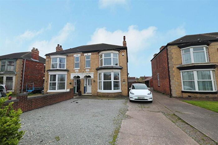 4 Bedroom Semi-Detached House For Sale In Holderness Road, Hull, HU9