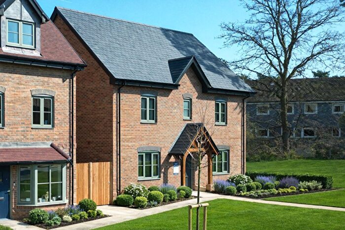 4 Bedroom Detached House For Sale In Bolley Avenue, The Green, Bordon, GU35