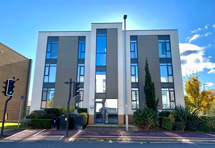 2 Bedroom Flat To Rent In Firepool View, Taunton, TA1