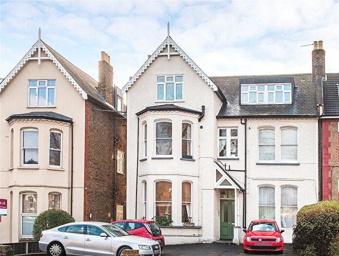 2 Bedroom Flat To Rent In Christchurch Road, London, SW2