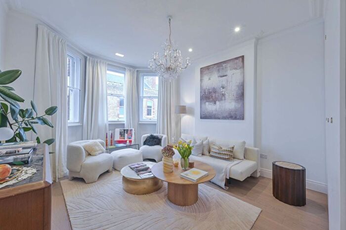 3 Bedroom Flat For Sale In Trebovir Road, Earls Court, London, SW5