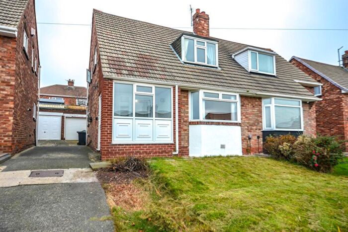 3 Bedroom Semi-Detached House For Sale In Midhurst Avenue, South Shields, NE34