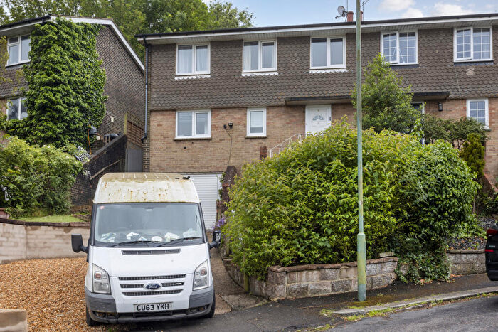 4 Bedroom Semi-Detached House To Rent In Hillbank Close, Mile Oak, Portslade, BN41