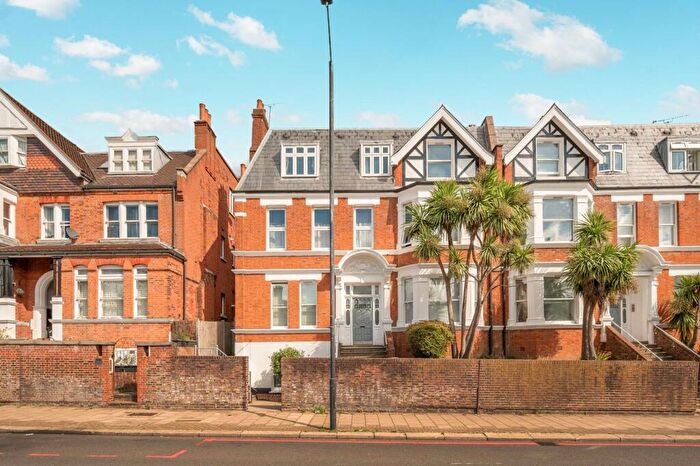 2 Bedroom Flat For Sale In Finchley Road, Hampstead, London, NW3