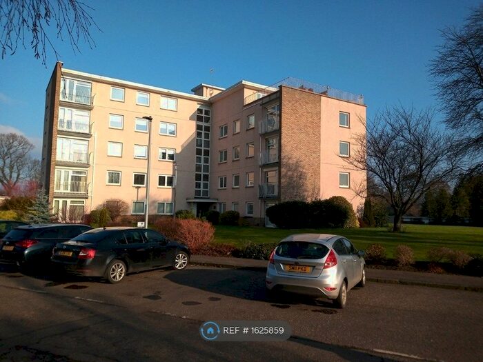 3 Bedroom Flat To Rent In Succoth Court, Edinburgh, EH12