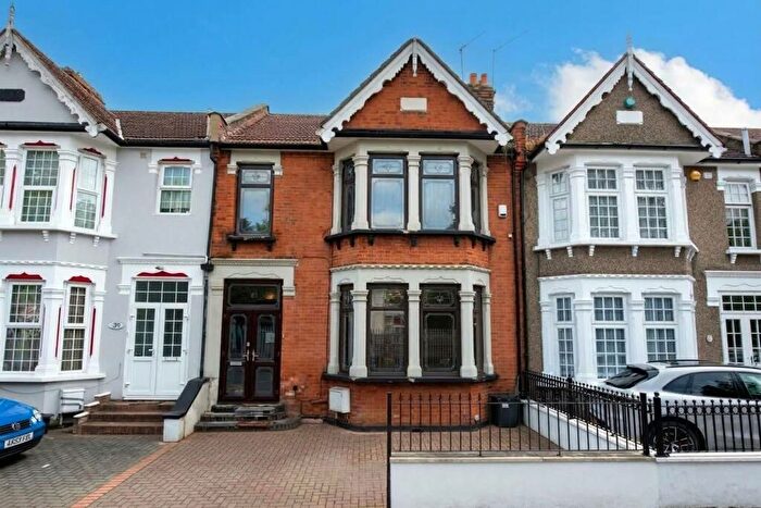 4 Bedroom House For Sale In South Park Drive, Ilford, IG3