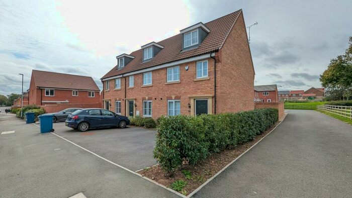 3 Bedroom End Of Terrace House To Rent In Stanier Drive, Edwalton, NG12