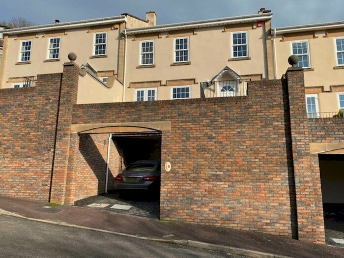 4 Bedroom Town House To Rent In Trinity Road, Weston-super-mare, North Somerset, BS23