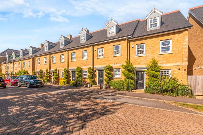 4 Bedroom Terraced House For Sale In Friar Road, Enfield, EN2