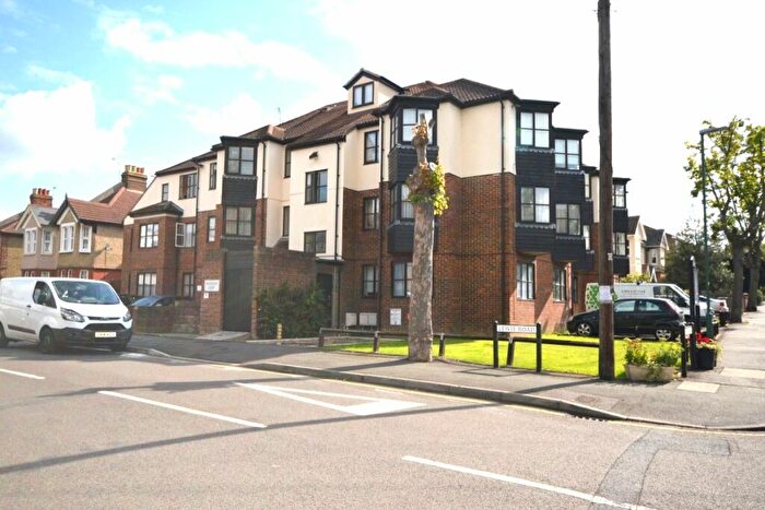 Flat To Rent In Lewis Road, Sutton, SM1
