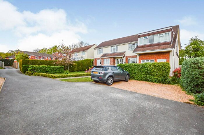 1 Bedroom Apartment To Rent In Church Lane, Farnborough, Hampshire, GU14