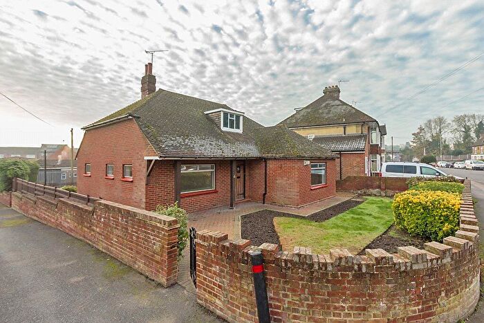 2 Bedroom Bungalow To Rent In Chalkwell Road, Sittingbourne, Kent, ME10