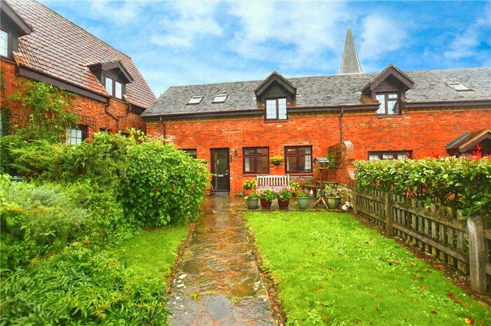 2 Bedroom Cottage To Rent In Chawton Farm Barns, Northwood, PO31