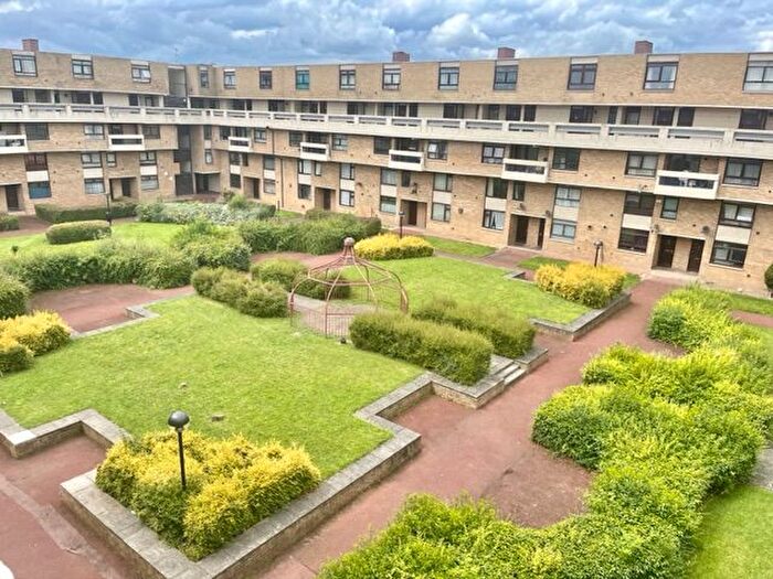 2 Bedroom Flat To Rent In Collingwood Court, Washington, NE37