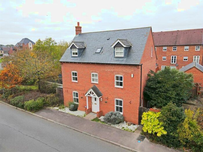 5 Bedroom Detached House To Rent In Nymans Gate, Westcroft, Milton Keynes, MK4