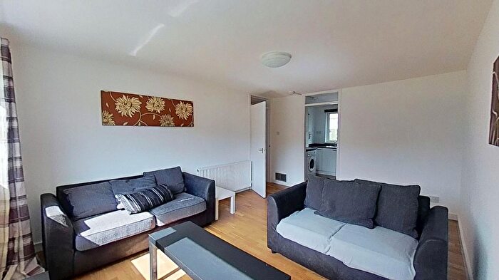 2 Bedroom Flat To Rent In Calder Crescent, Edinburgh, Midlothian, EH11