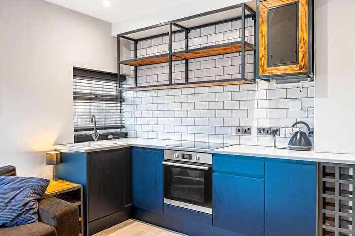 1 Bedroom Flat To Rent In Ref: Se - Croydon Road, Reigate, RH2