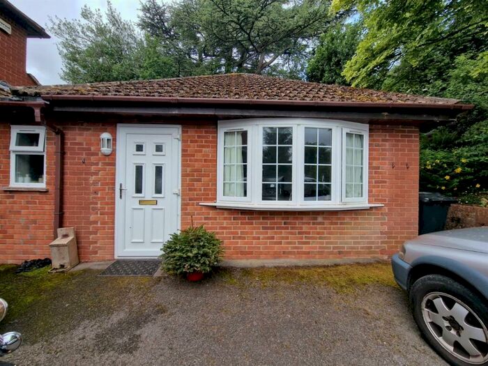 1 Bedroom House To Rent In Southfield Way, Tiverton, EX16