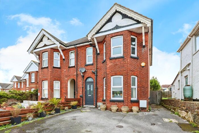 3 Bedroom Semi-Detached House For Sale In Lacey Crescent, Poole, Dorset, BH15