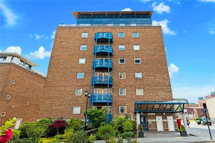 2 Bedroom Apartment To Rent In Jardine Road, E1W
